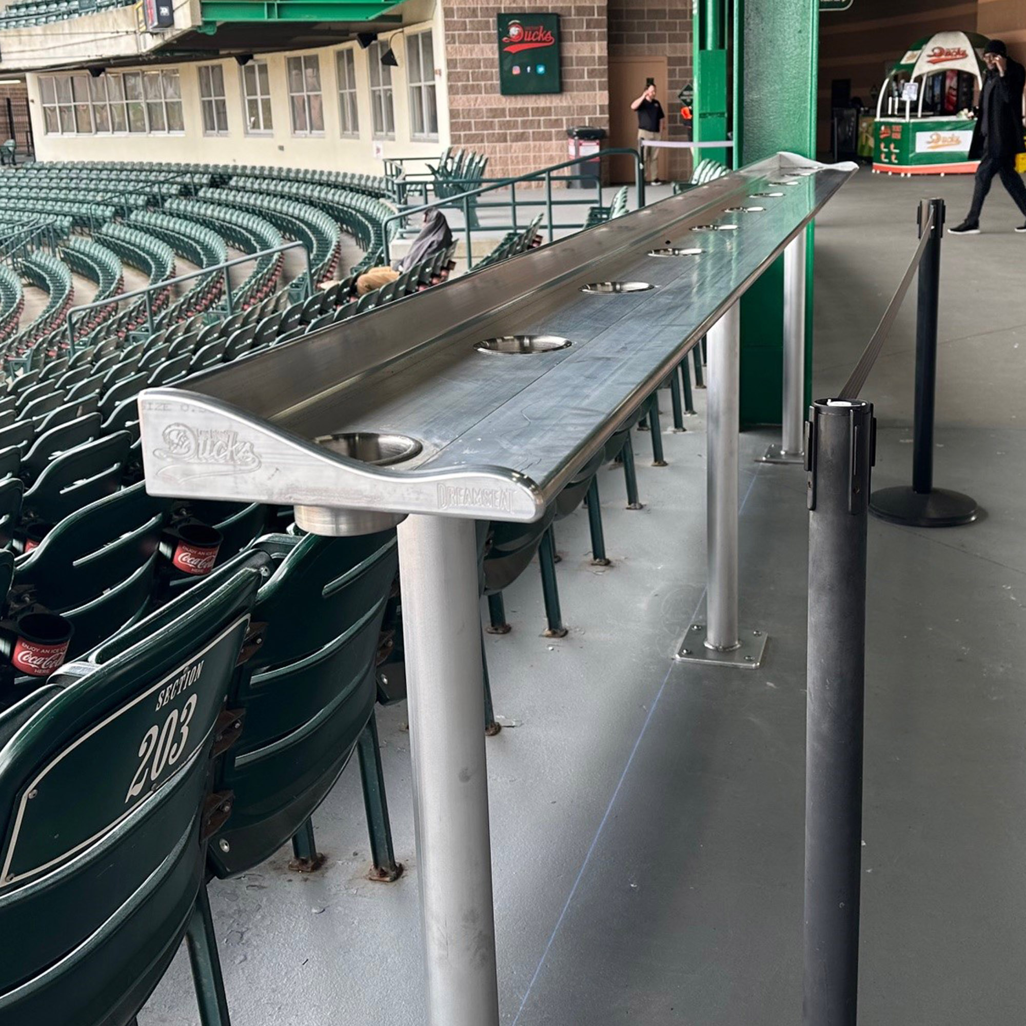 MDRS_0011_LI Ducks AH Drink RAIL 14